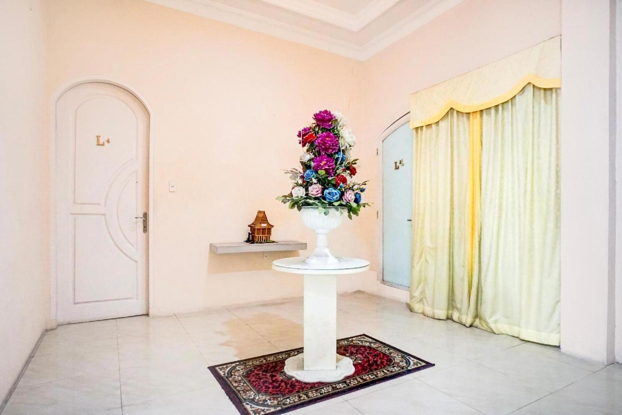 Hotel O Medan City Near Lapangan Benteng Formerly Ralica Residence Dış mekan fotoğraf